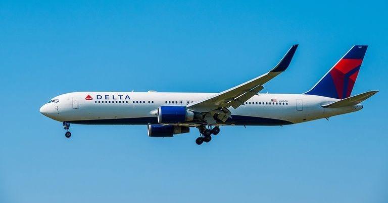 Delta-ს აქციების ფასი ეცემა, ღირს თუ არა ავიაკომპანიაში ინვესტირება?