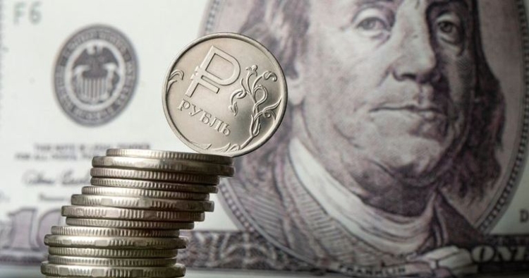 ახალი სანქციების ფონზე, რუსული რუბლი მოსკოვში რეკორდულ მინიმუმამდე დაეცა