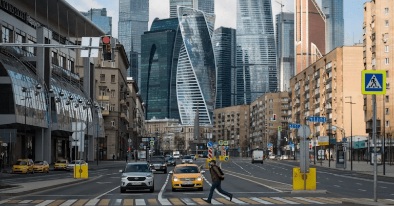 უოლ სტრიტი მოსკოვიდან გამოსვლისთვის იბრძვის, სასწორზე კი მილიარდებია