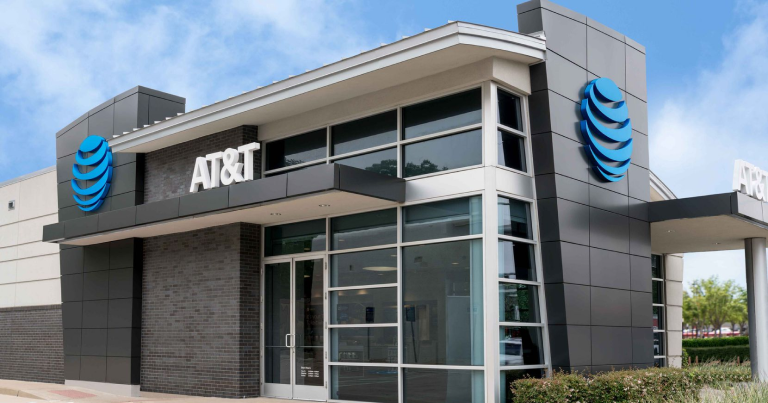 რატომ გაიზარდა გუშინ AT&T-ს აქციების ფასი?