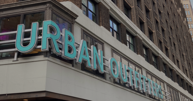 რატომ გაიზარდა გასულ კვირაში Urban Outfitters-ის აქციების ფასი?