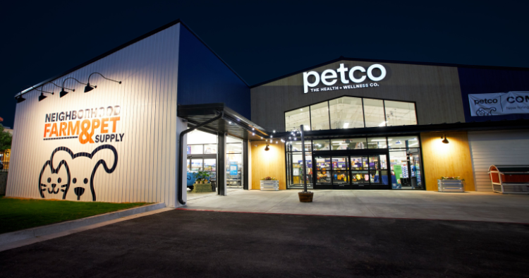 რატომ შემცირდა გუშინ Petco-ს აქციების ფასი?