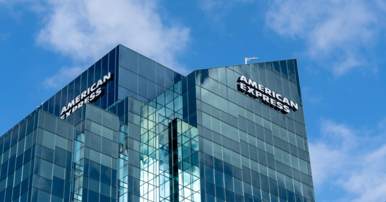 რატომ გაიზარდა პარასკევს American Express-ის აქციების ფასი?