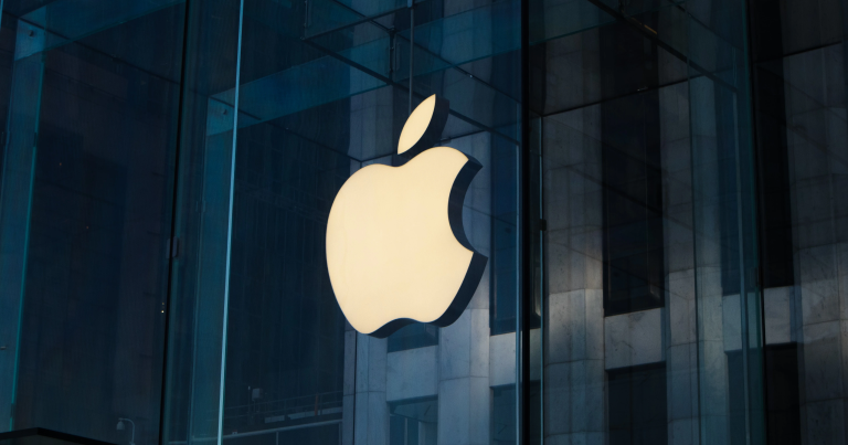 პარასკევს Apple-ის აქციების ფასი დაახლოებით 1%-ით შემცირდა