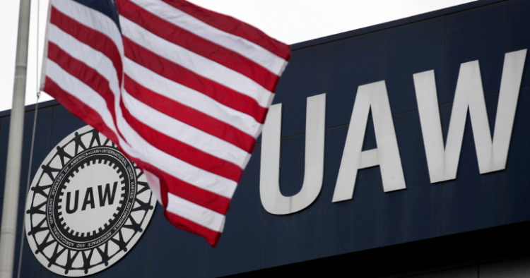 პროფკავშირი — UAW აშშ-ში 12 ავტომწარმოებლის მუშაკების გადაბირებას გეგმავს
