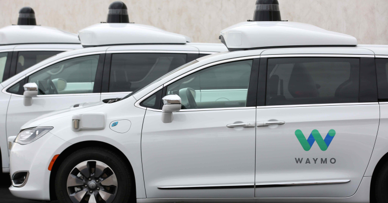 Alphabet-ის ორი თვითმართვადი ავტომობილი პიკაპს შეეჯახა