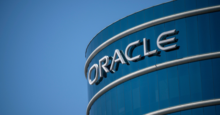 Oracle-ის მენეჯმენტმა დააანონსა თანამშრომლობა Microsoft-თან, OpenAI-სთან და Alphabet-თან