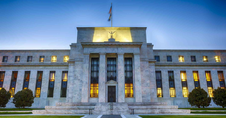ზოგიერთი ეკონომისტის აზრით, Fed-მა საპროცენტო განაკვეთების შემცირება მიმდინარე თვიდან უნდა დაიწყოს