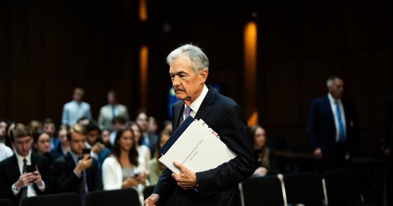 გუშინ Fed-ის თავმჯდომარე — ჯერომ პაუელი აშშ-ის სენატის საბანკო კომიტეტის წინაშე წარსდგა